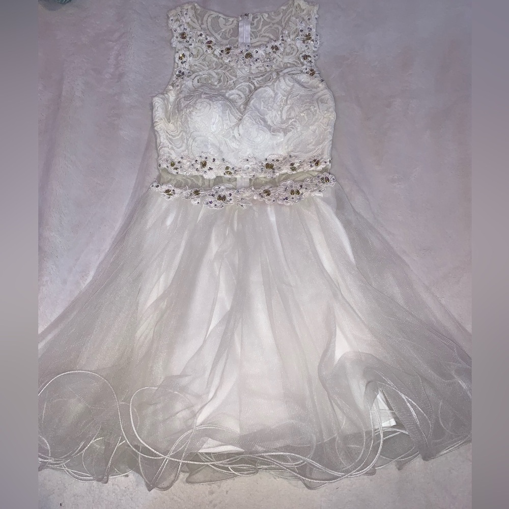 Elegant White Floral Dress
